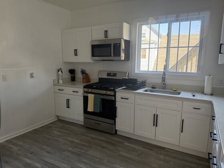 Building Photo - 366 Seward St