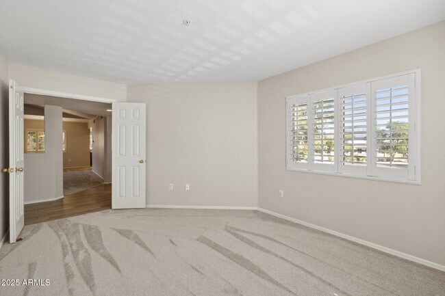 Building Photo - 9736 N 95th St