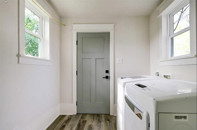 Building Photo - 5514 Barremore St