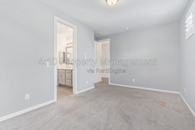 Building Photo - 2435 N 27th St
