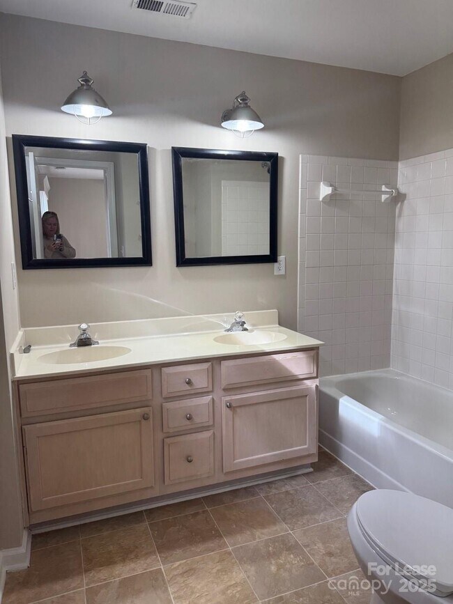 Building Photo - 12714 Sulgrave Dr