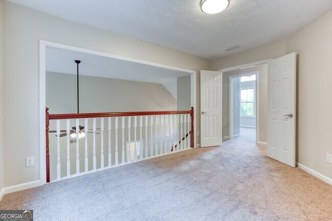 Building Photo - 4085 Fawn Valley Dr