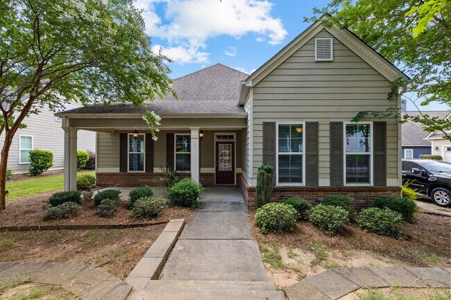 Building Photo - Spacious 5BR Home Walkable to Downtown Fayetteville