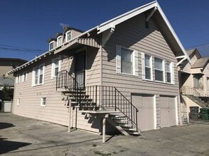 Building Photo - F03300-F