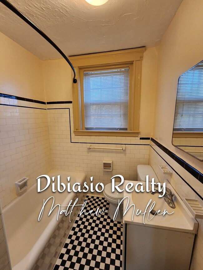 Building Photo - 200 Presidents Ln