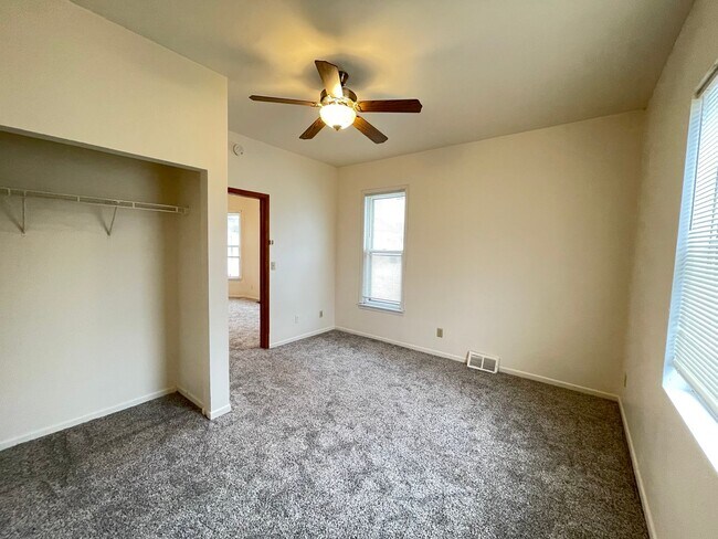 Building Photo - 410 N 52nd Ave W