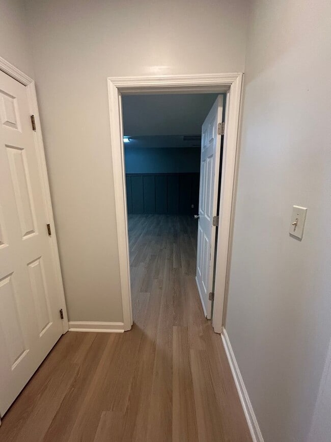 Building Photo - 4-Bedroom Gem Near Downtown Huntsville – N...