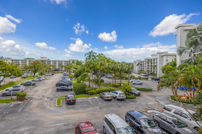 Building Photo - 2681 S Course Dr