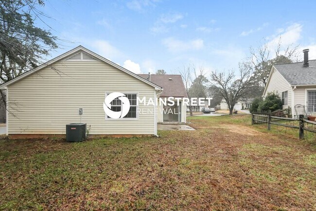 Building Photo - 3 Bedroom Pet-Friendly Home in Pineville, NC with Main Street Renewal