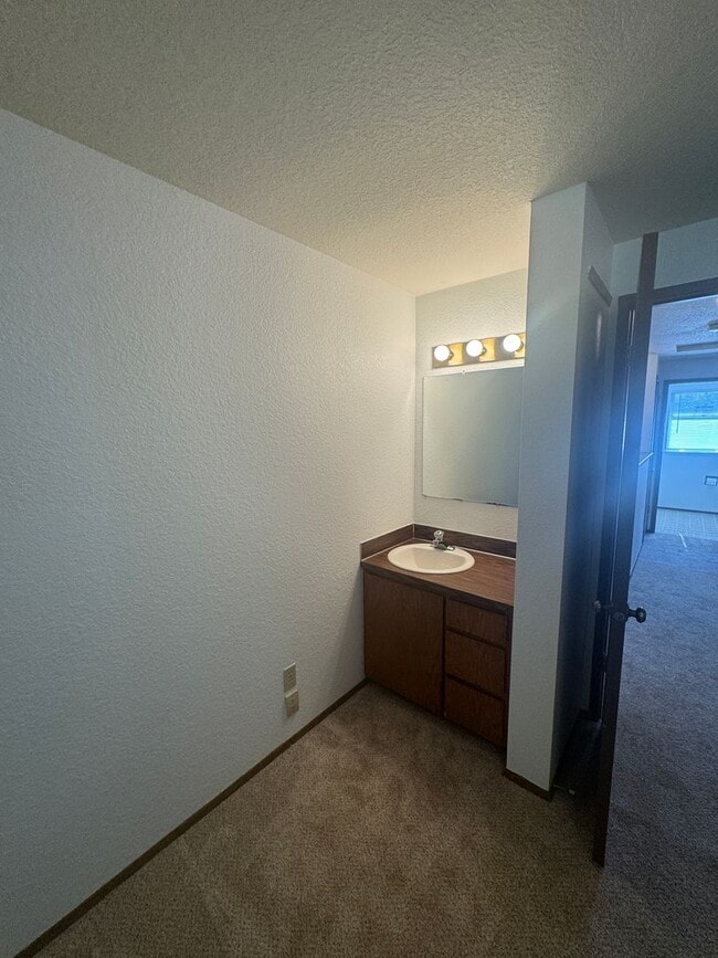 Building Photo - 3bd/1.75ba Seattle Home