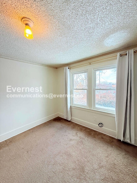 Building Photo - 9353 Kentucky St