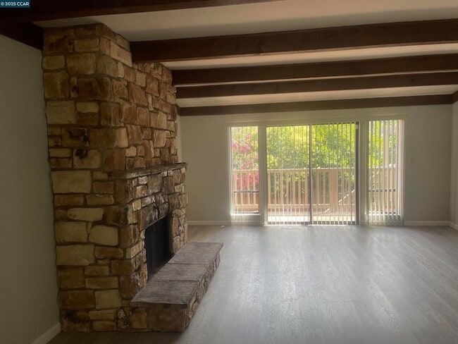 Building Photo - 971 Livorna Rd