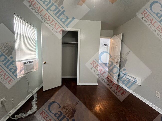 Building Photo - Charming 2 Bedroom w/ Move in Special