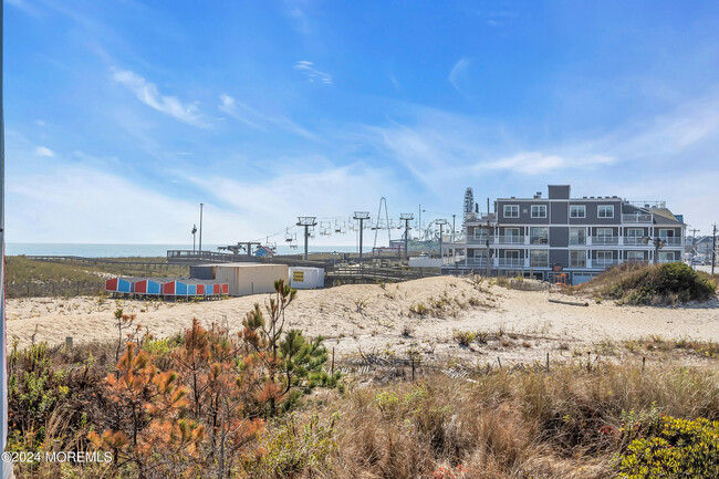 Building Photo - 42 Dune Terrace