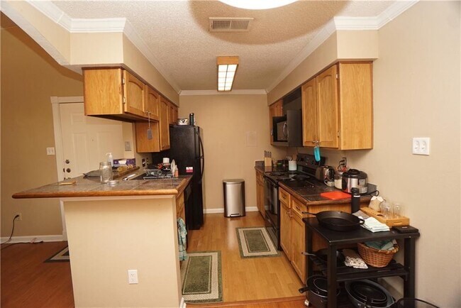 Building Photo - 114 E 31st St