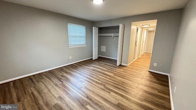 Building Photo - 7097 Spring Garden Dr