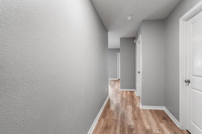 Building Photo - Your next home is waiting!