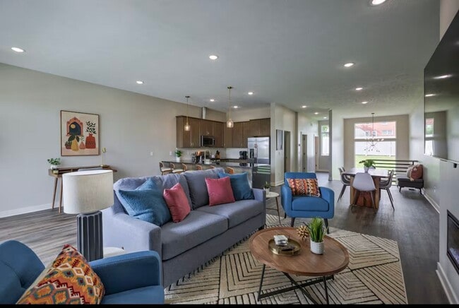 Building Photo - Fully Furnished Modern 3BR Retreat | Penthouse + Skyline Views