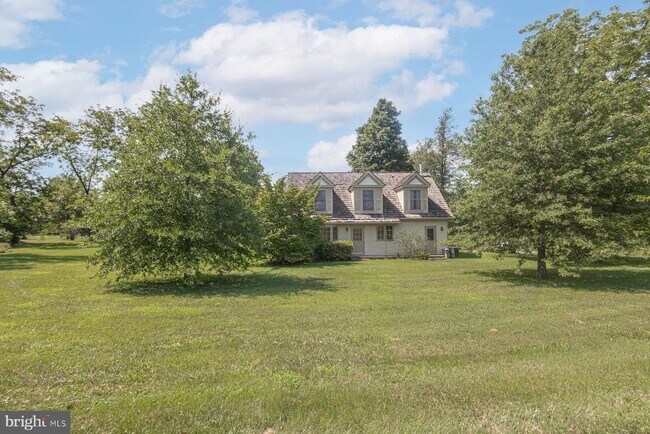 Building Photo - 6064 Saw Mill Rd