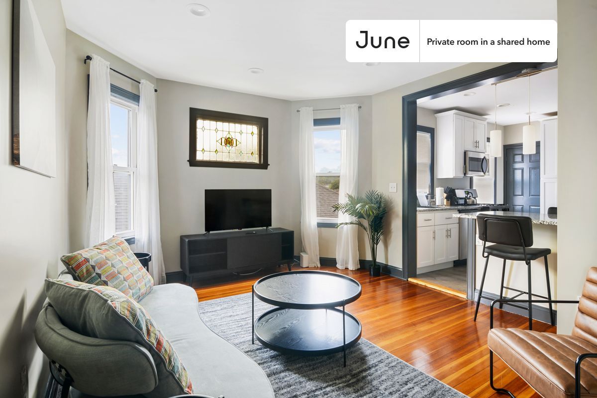 Building Photo - Room in Shared 4 bed/2 bath home