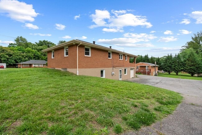 Building Photo - 106 Bryant Rd
