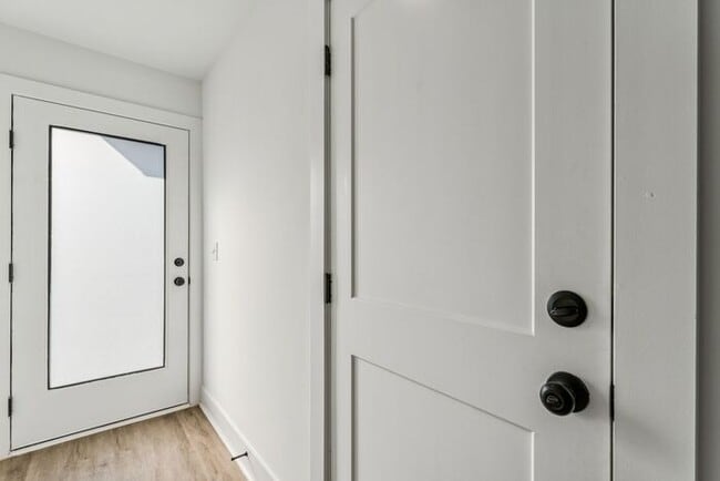 Building Photo - High-End 2BR Townhome | Rooftop Terrace + 2-Car Garage | 24-Unit Community