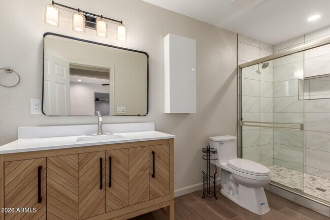 Building Photo - 1628 E Del Rio Dr