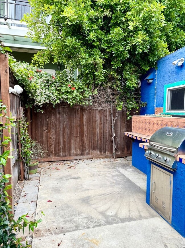 Building Photo - Stylish Bungalow in Hillcrest