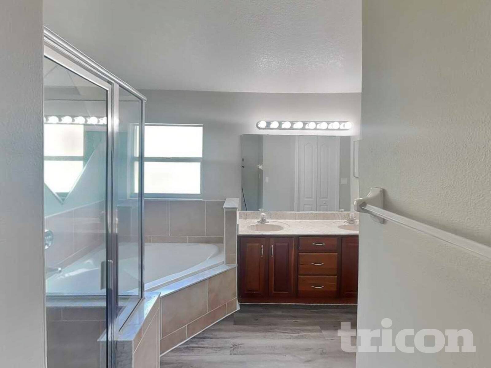 Building Photo - 1181 Creekview Ct