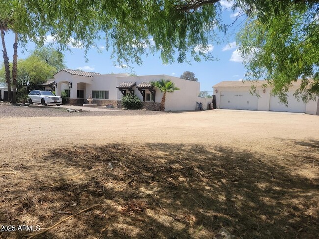 Primary Photo - 12210 N 67th St