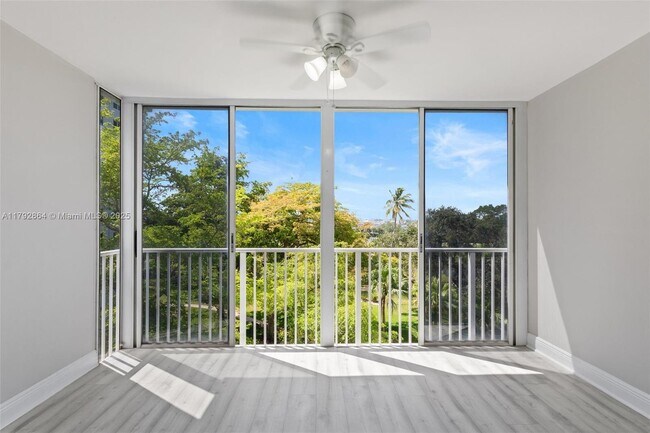 Primary Photo - 4200 Hillcrest Dr