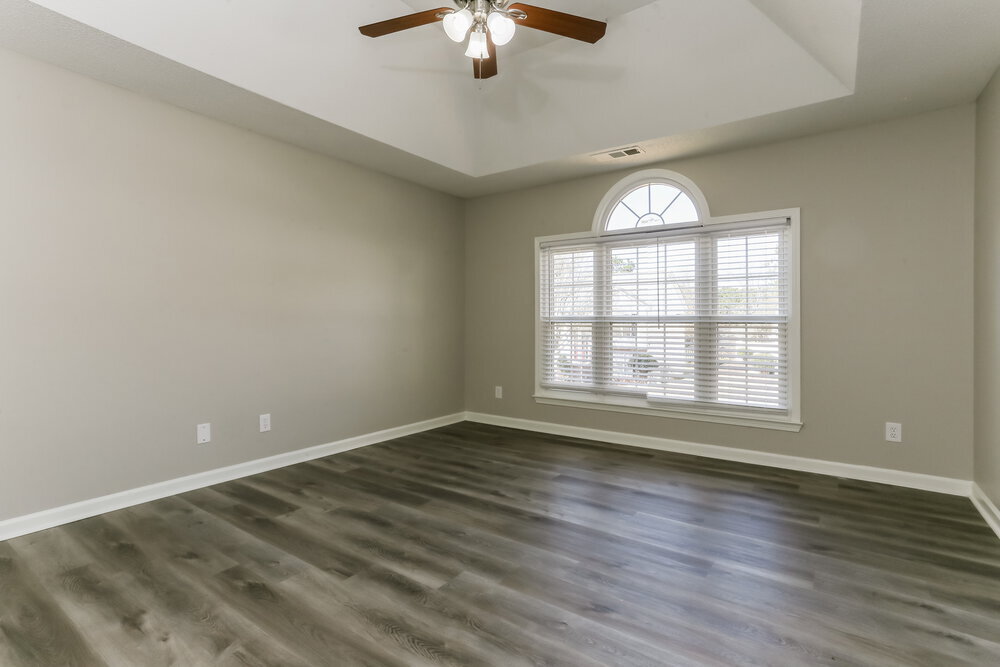 Building Photo - 213 Summer Hill Cir
