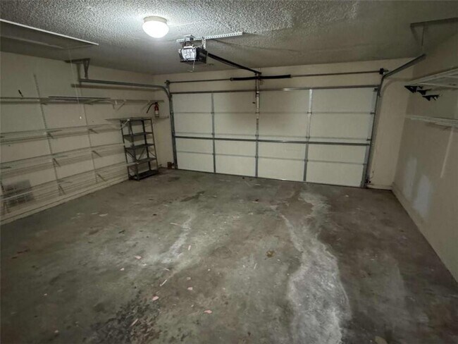 Building Photo - 875 Eagle Creek Dr NW