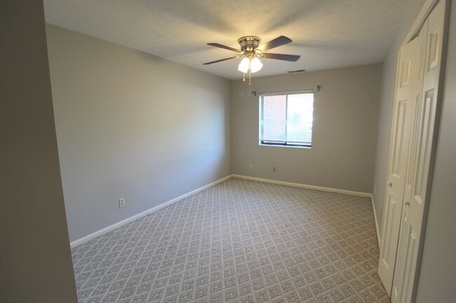 Building Photo - 1030-4 Blue Ridge Dr
