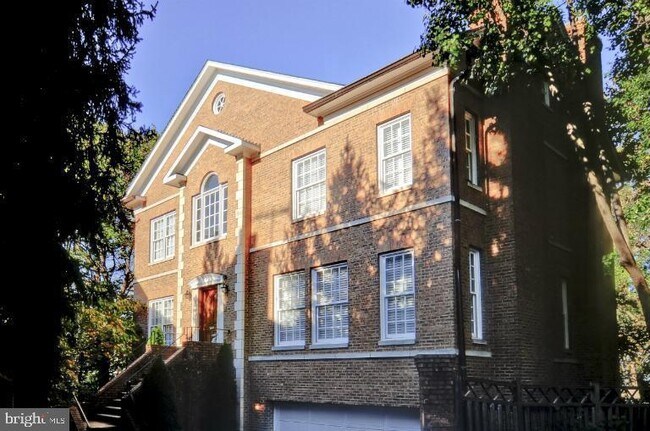 Building Photo - 1626 Foxhall Rd NW