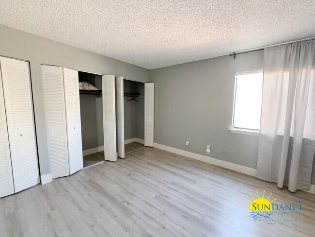 Building Photo - Waterfront 2 Bedroom Condo in Fountainhead!