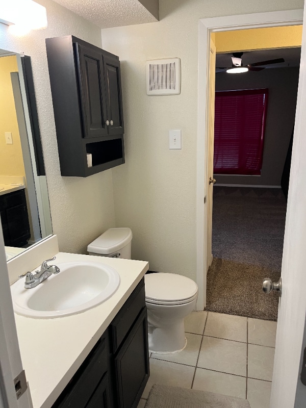 Building Photo - 2111 E Belt Line Rd