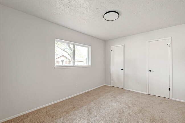 Building Photo - 2330 Grindstone Ln