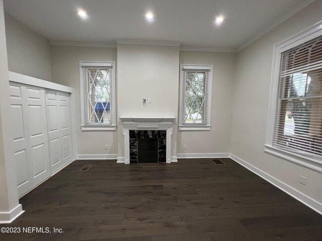 Building Photo - 1541 Riverside Ave