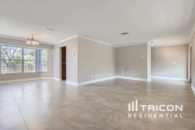 Building Photo - 12908 Mia Cir