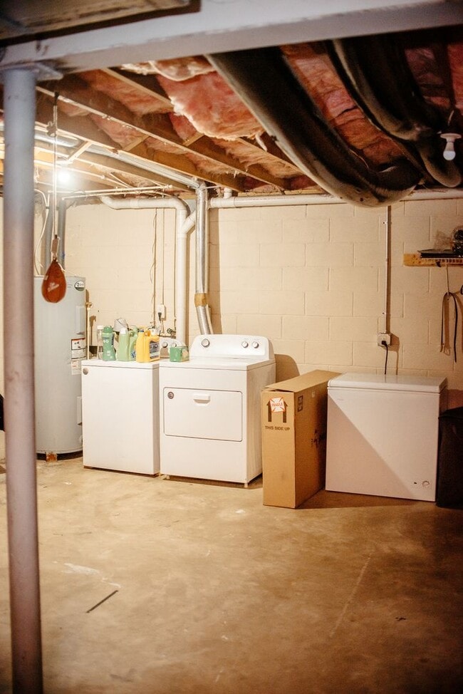 Building Photo - 16 Cranfield Ct