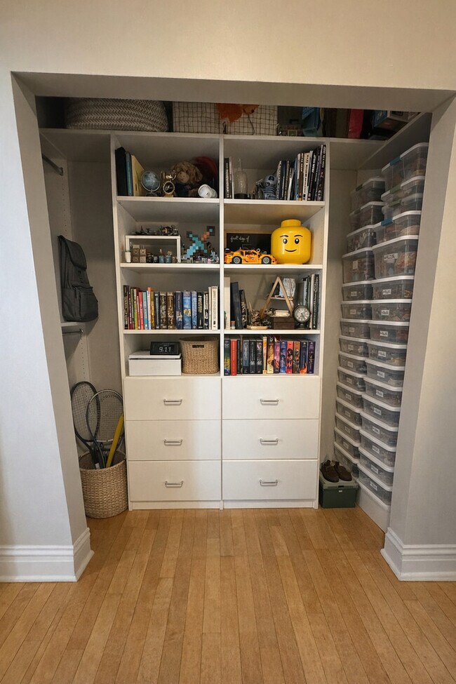 Building Photo - 4110 N Southport Ave