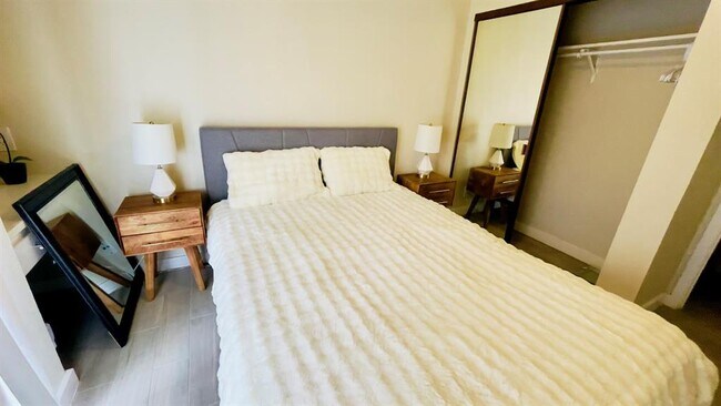 Building Photo - 2902 Cole St