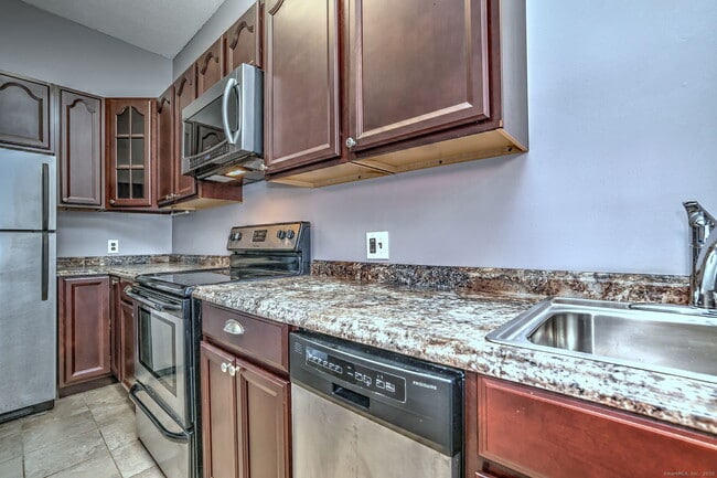 Building Photo - 146 High St