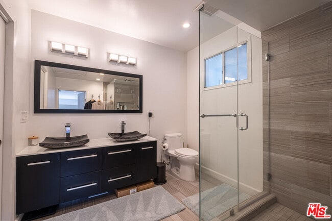 Building Photo - 14563 Round Valley Dr