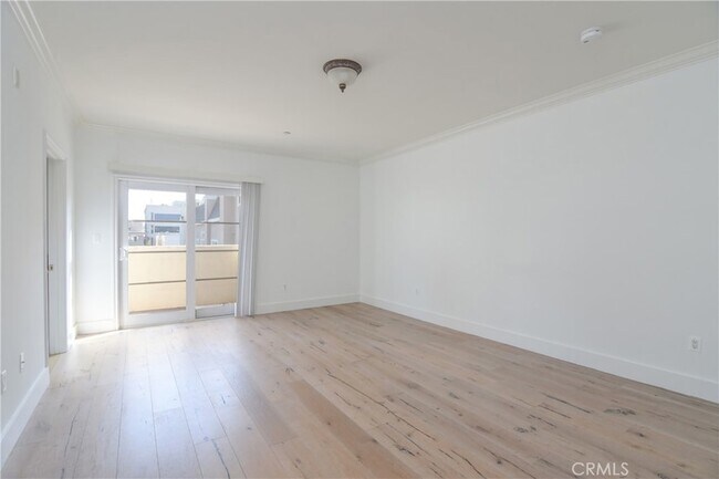 Building Photo - 11848 Kiowa Ave