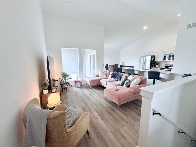 Building Photo - 5290 Pinecrest Ct N
