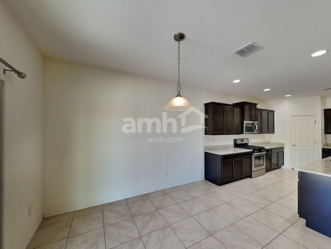 Building Photo - 11754 W Vanderbilt Farms Way