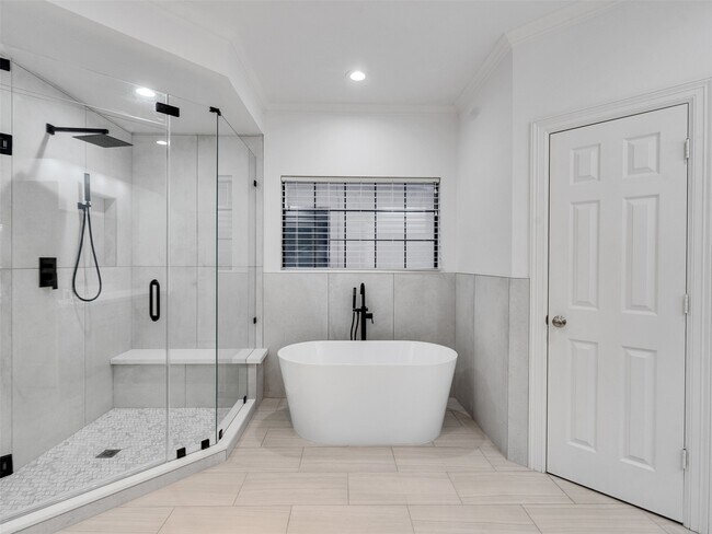 Building Photo - 2525 Nantucket Dr