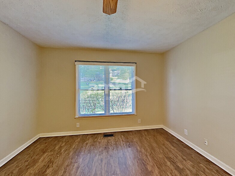 Building Photo - 413 Saint Francis Ave